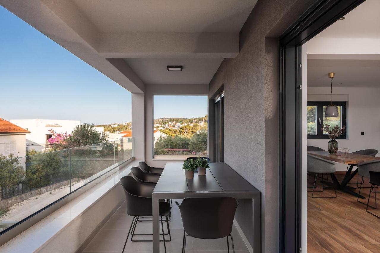 House & Home Slatine Exterior foto